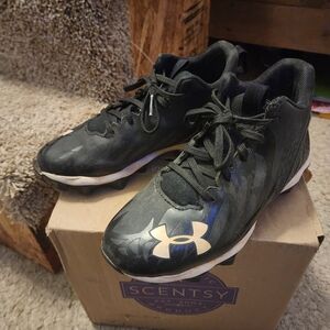 Under Armour Black and White Athletic Cleats